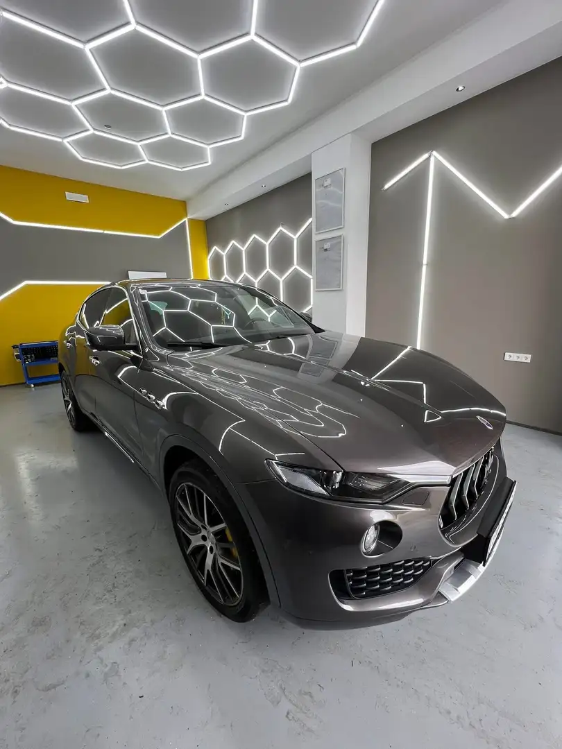 Maserati Levante 430 ps Benzin Braun - 1