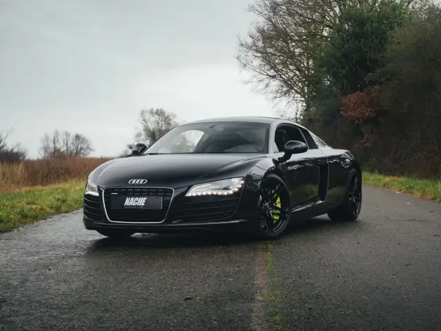 Audi R8 V8
