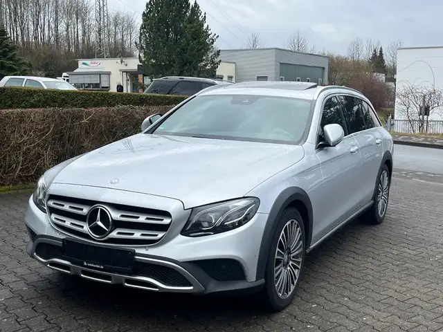 Mercedes-Benz E 220 d 4Matic All-Terrain AHK Wide 19°Alu 1.Hand