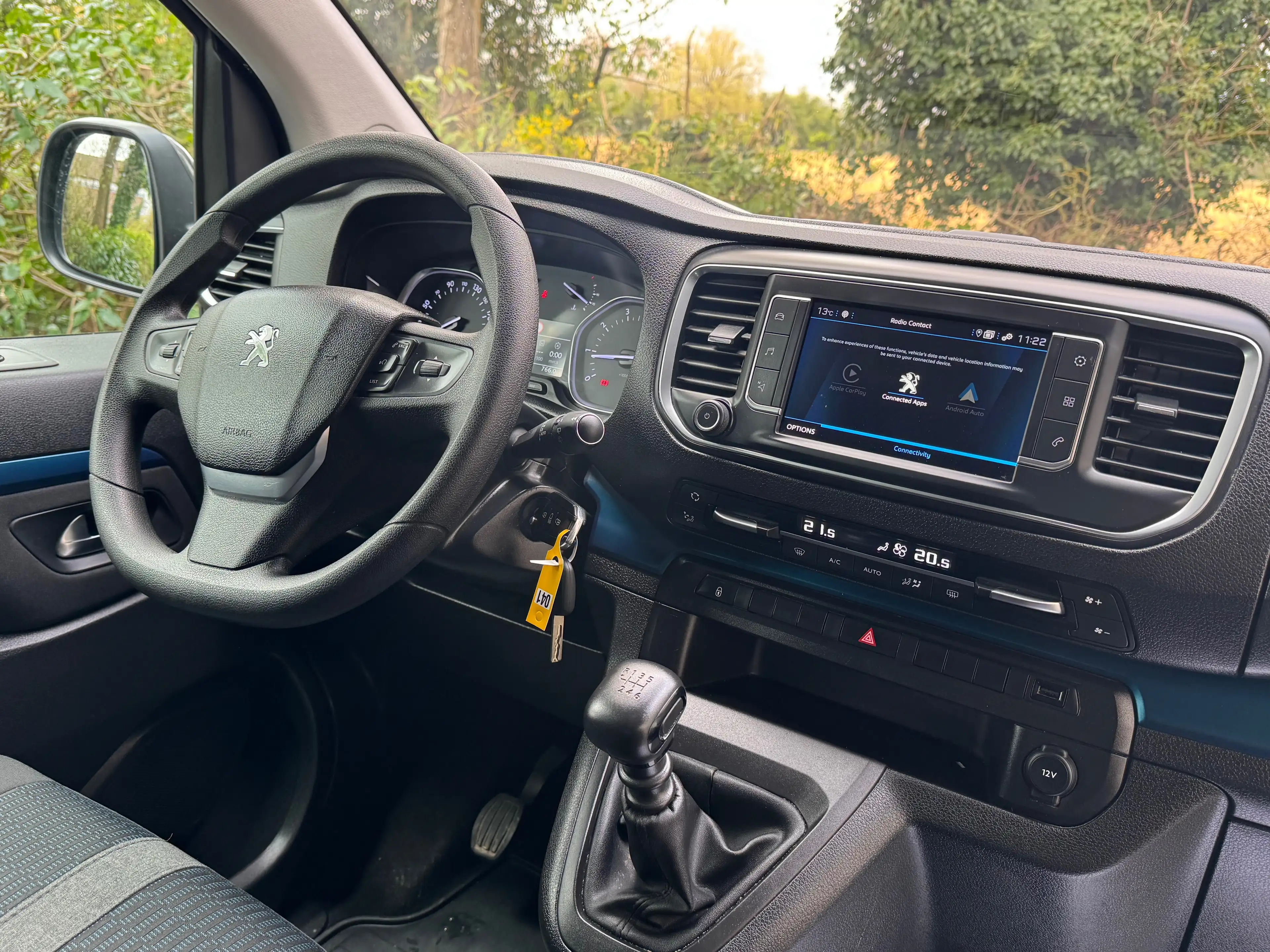 Peugeot Traveller 1.5 HDI // 8 PLACES // GPS // CARPLAY — photo 14