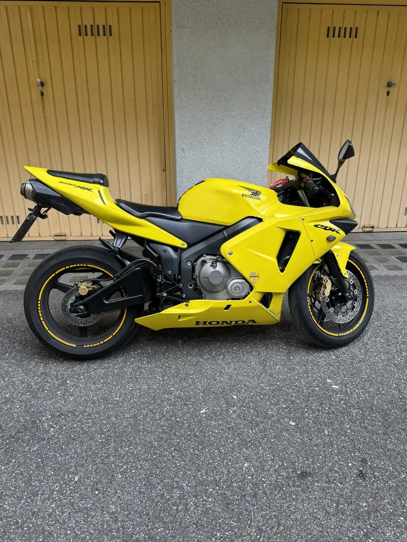 Honda CBR 600 RR Amarillo - 2