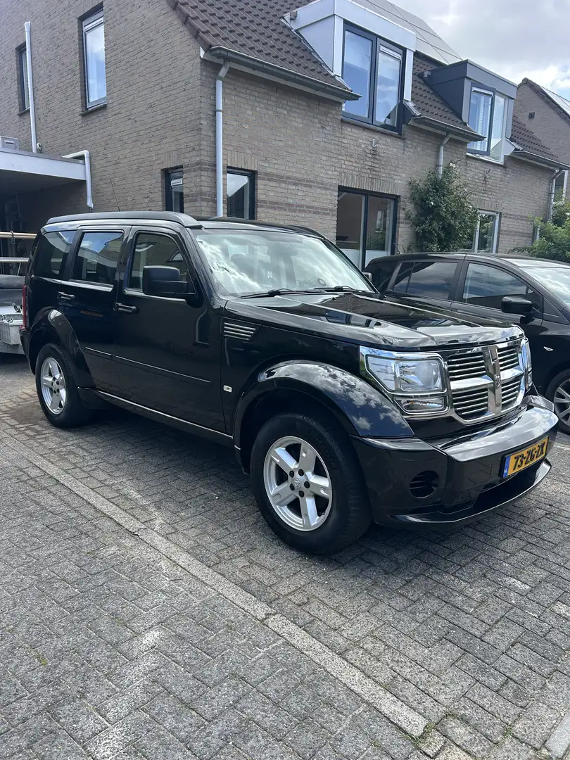 Dodge Nitro 3.7 V6 SE Schwarz - 2