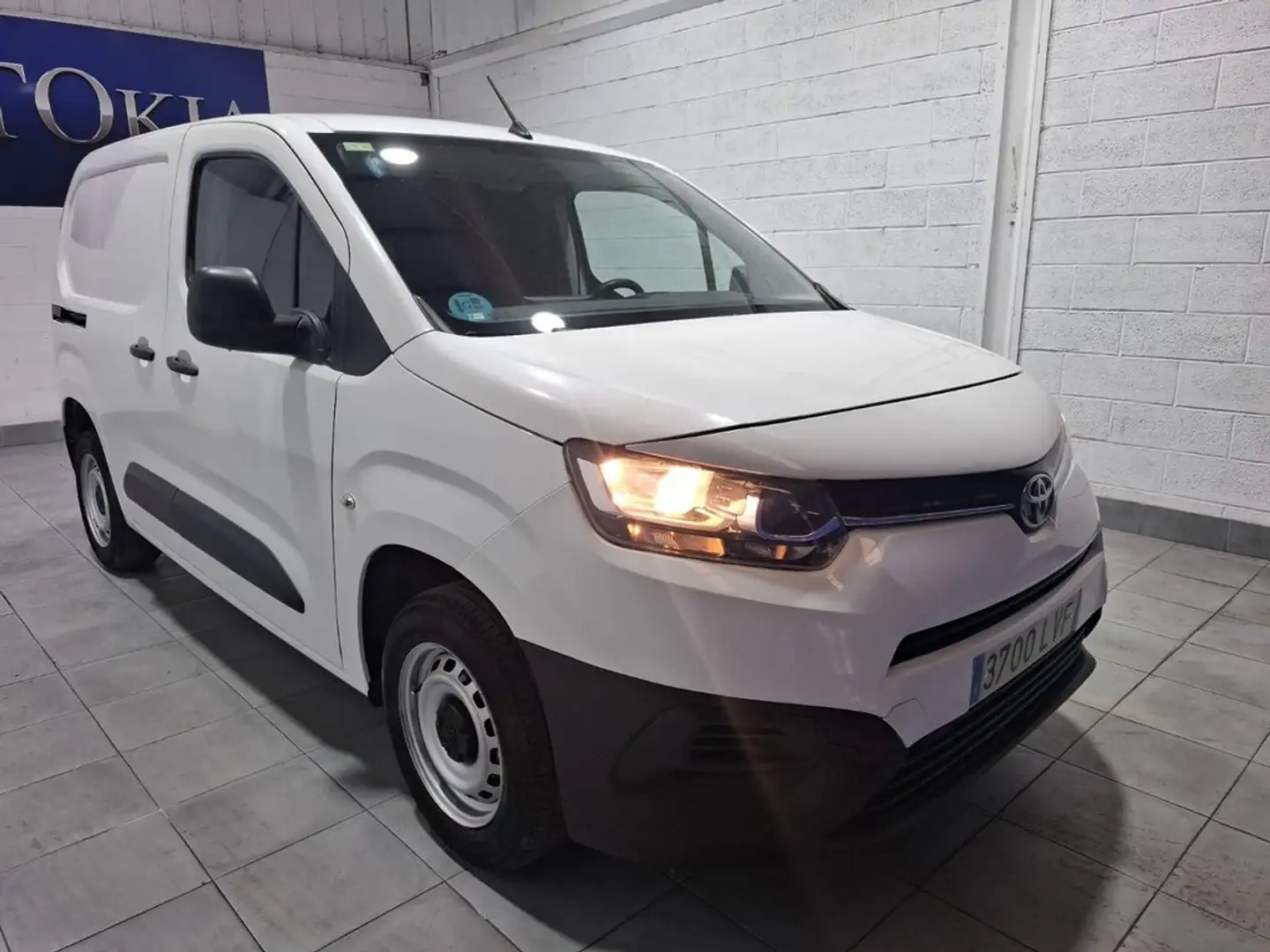 Toyota Proace City Van Media 1.5D GX 650kg 100 Blanc - 2