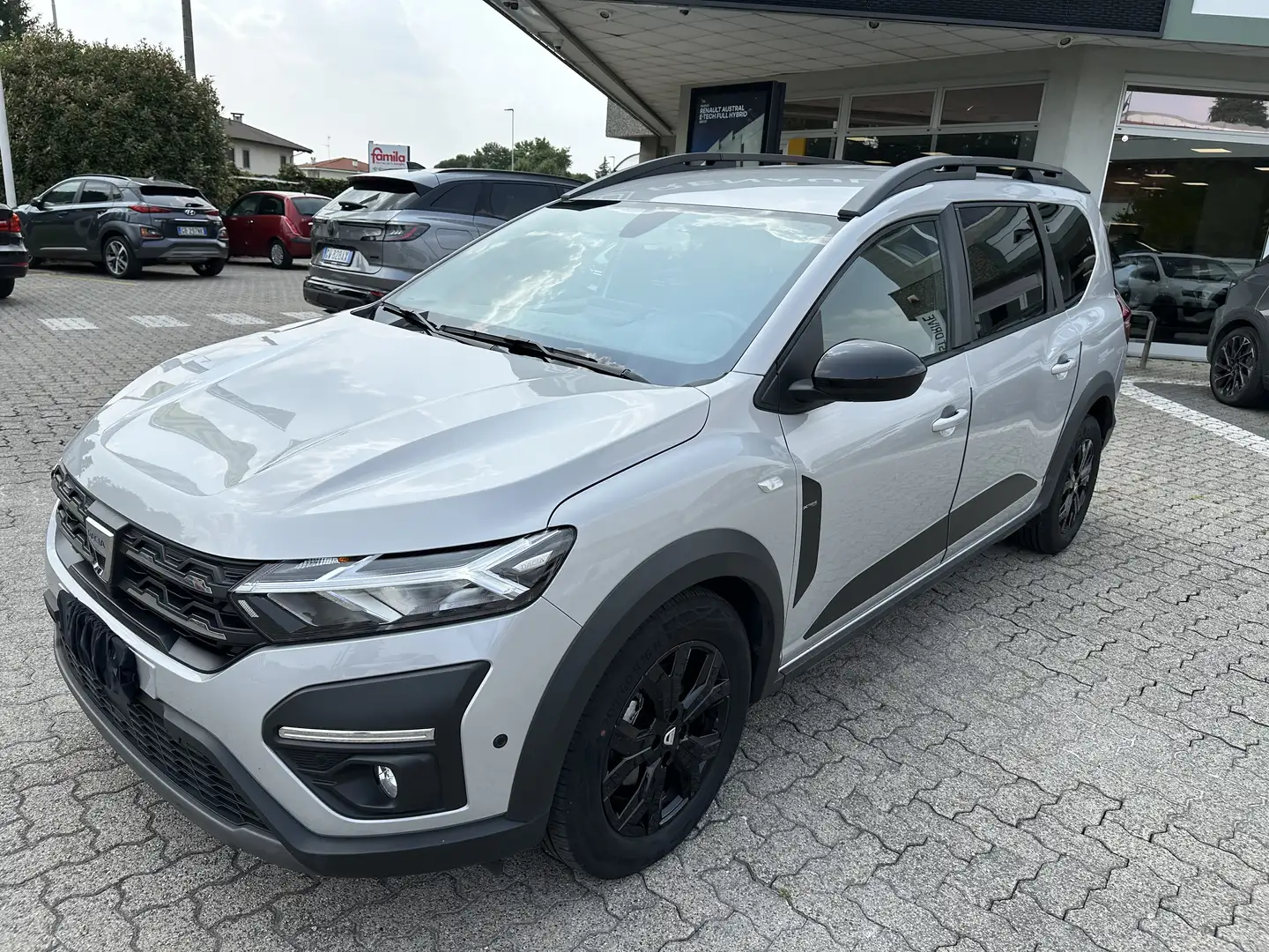 Dacia Jogger 1.0 tce Extreme UP Gpl 100cv 7posti Argento - 1