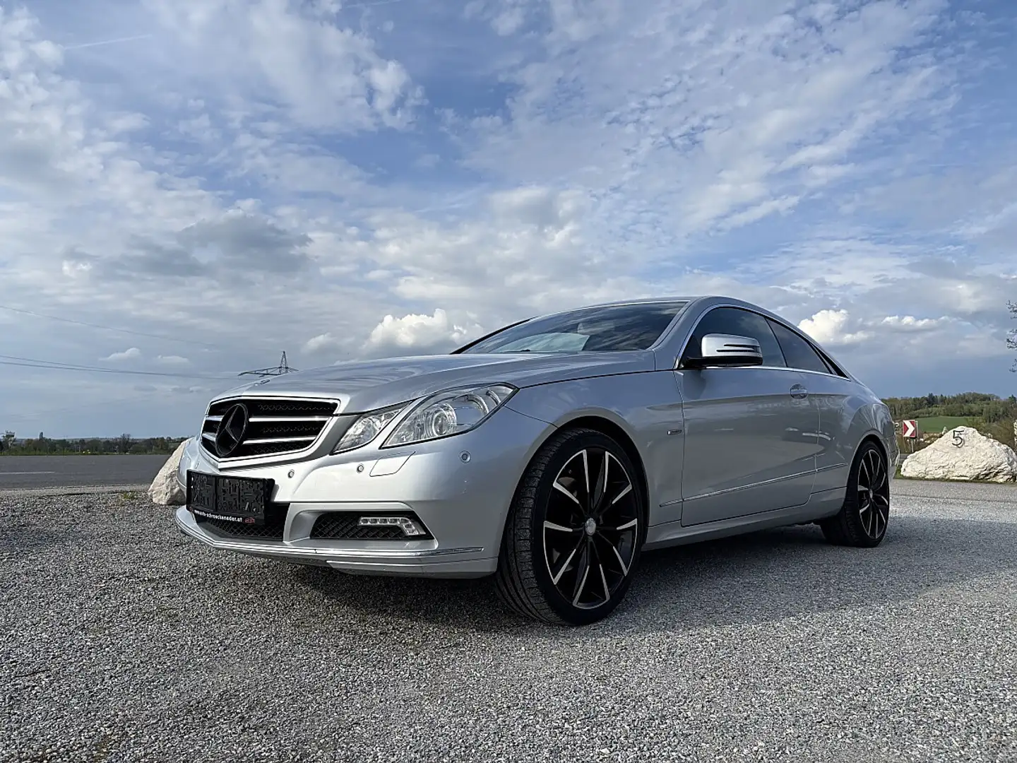 Mercedes-Benz E 350 CGI BlueEfficiency Aut. Silber - 1