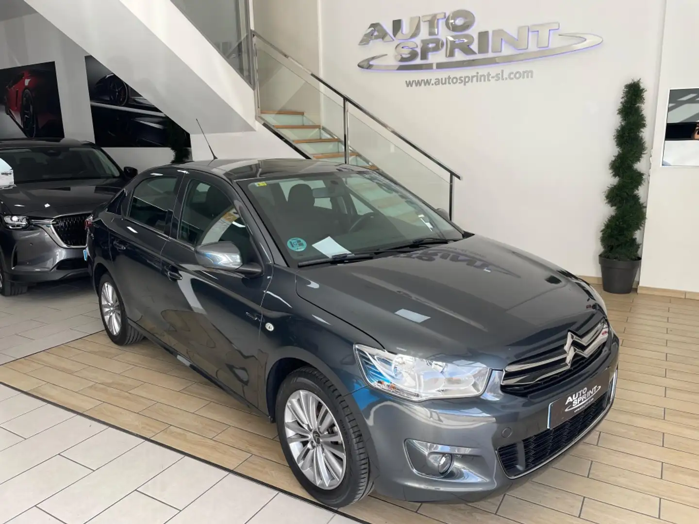 Citroen C-Elysée 1.2 PureTech Exclusive 82 Gris - 1