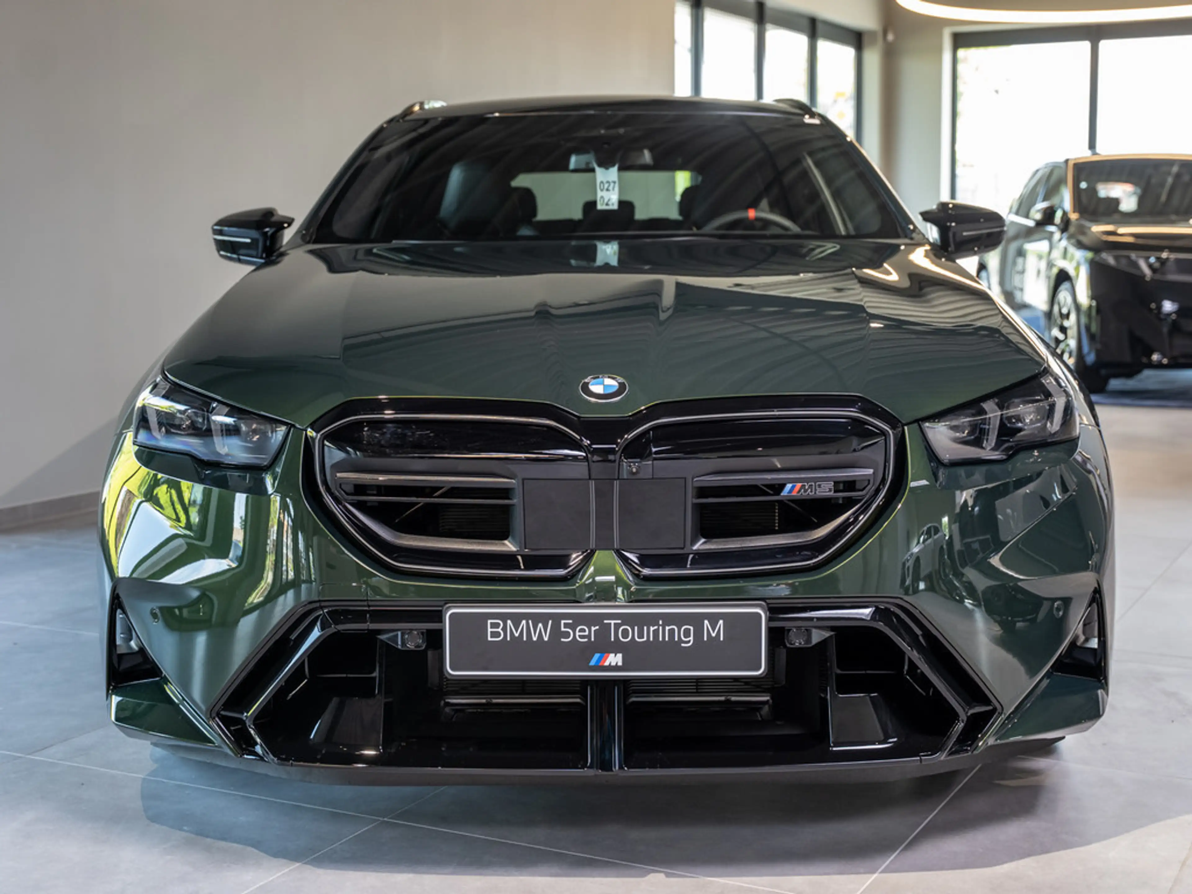 BMW M5 Touring 360° LED SITZBELÜFTUNG ACC AHK B&W — photo 4