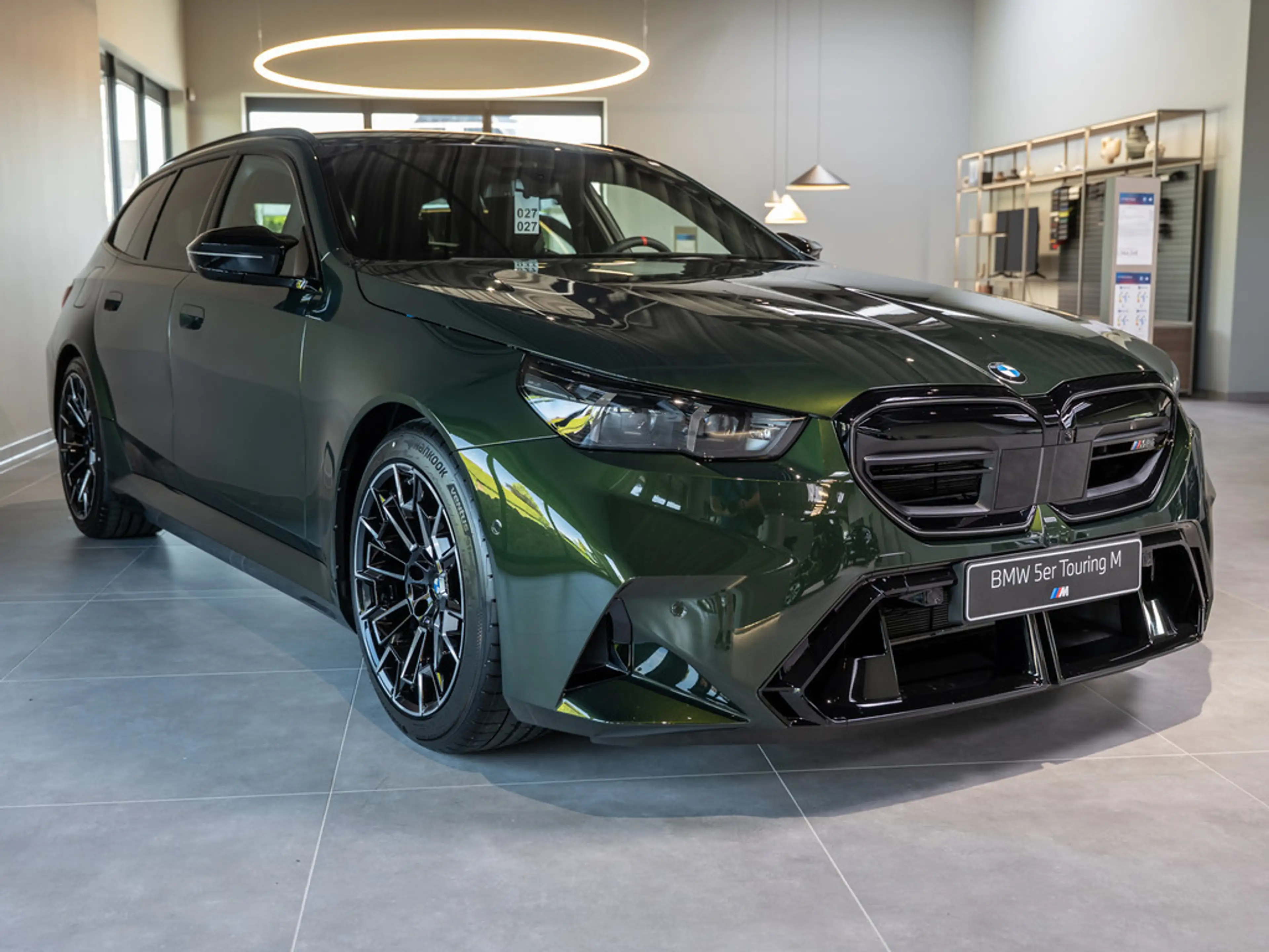 BMW M5 Touring 360° LED SITZBELÜFTUNG ACC AHK B&W — photo 5