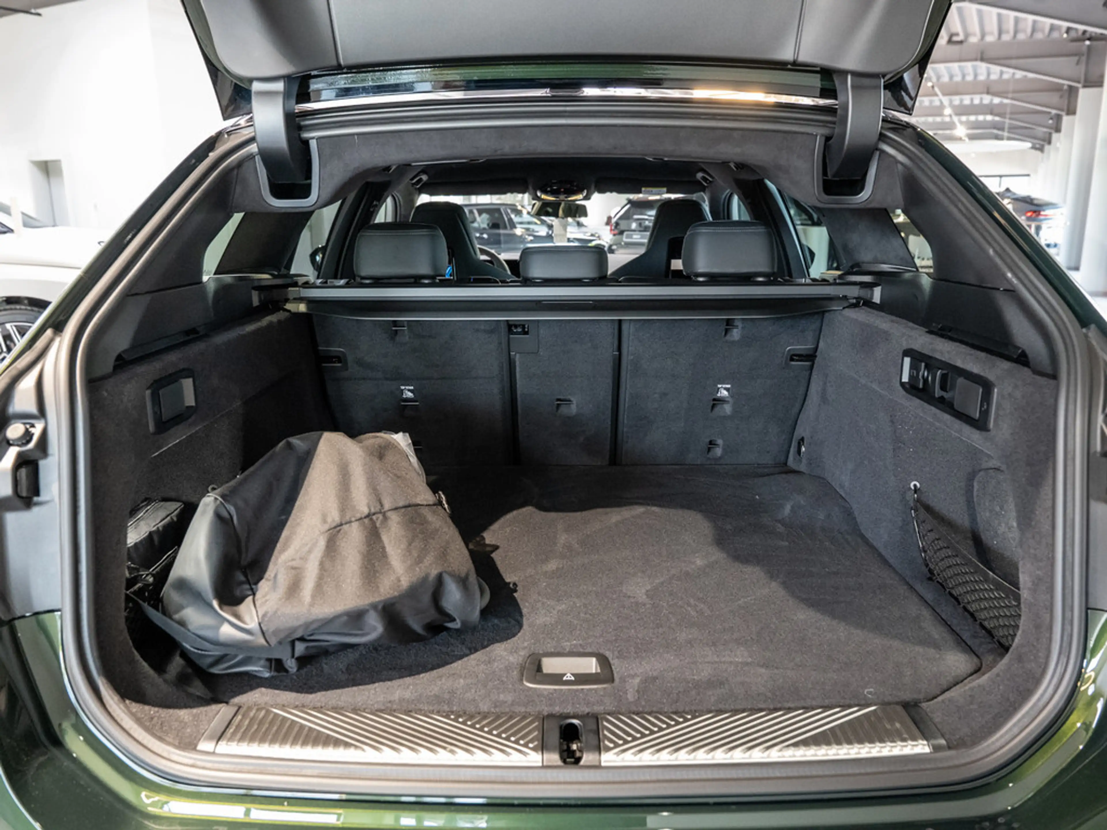 BMW M5 Touring 360° LED SITZBELÜFTUNG ACC AHK B&W — photo 11