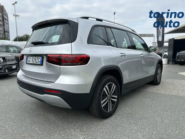 Mercedes-Benz GLB view 7