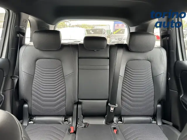 Mercedes-Benz GLB view 13