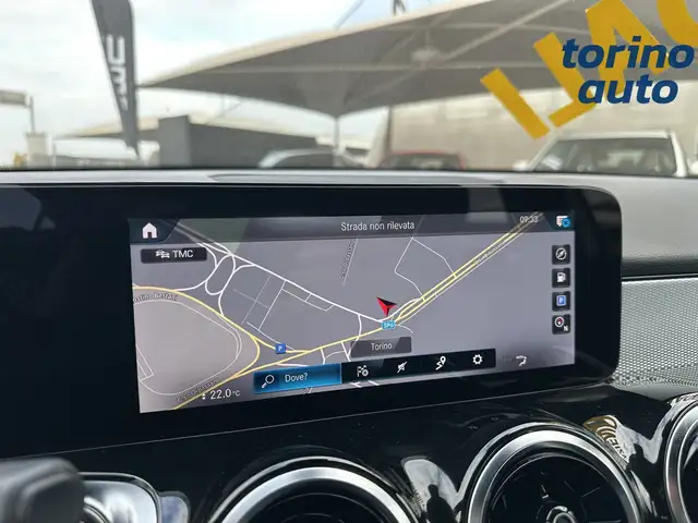 Mercedes-Benz GLB view 21