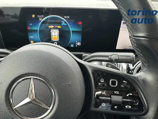 Mercedes-Benz GLB view 19