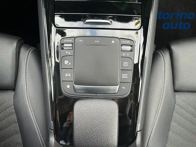 Mercedes-Benz GLB view 24