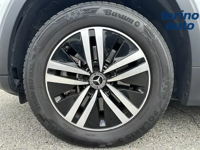 Mercedes-Benz GLB view 9
