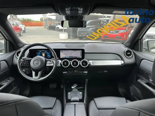 Mercedes-Benz GLB view 14