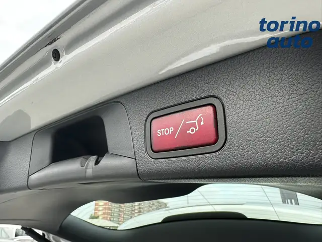 Mercedes-Benz GLB view 26
