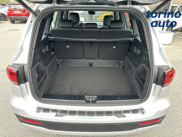 Mercedes-Benz GLB view 25