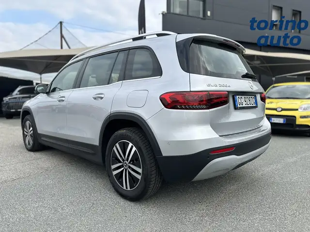Mercedes-Benz GLB view 5