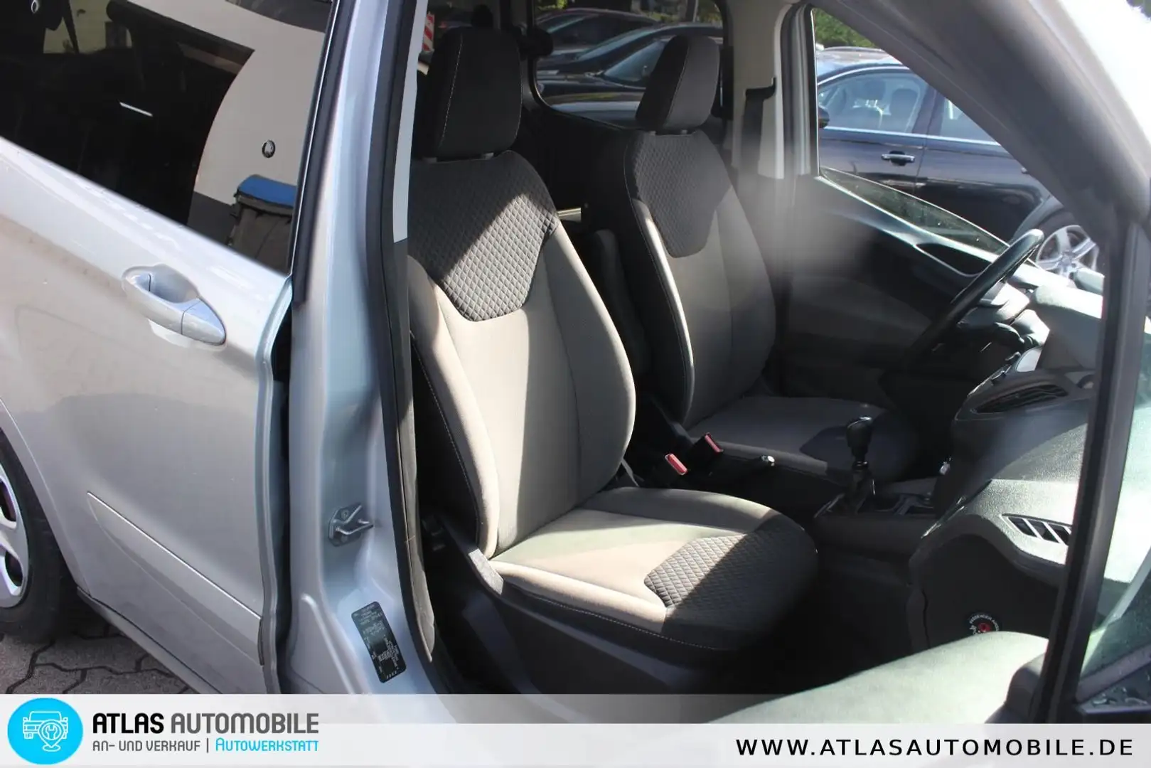 Ford Tourneo Courier Trend 5 Sitzer=KLIMA=Sitzheizung Ezüst - 2