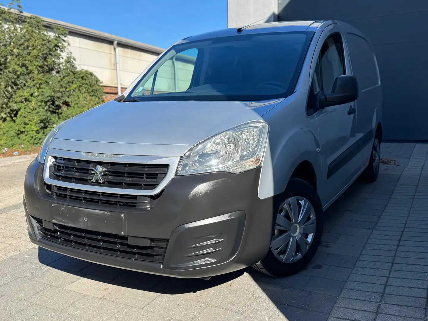 Peugeot Partner Partner 1.6 BlueHDi 100 L1  LICHTE VRACHT EURO 6B Zilver - 2