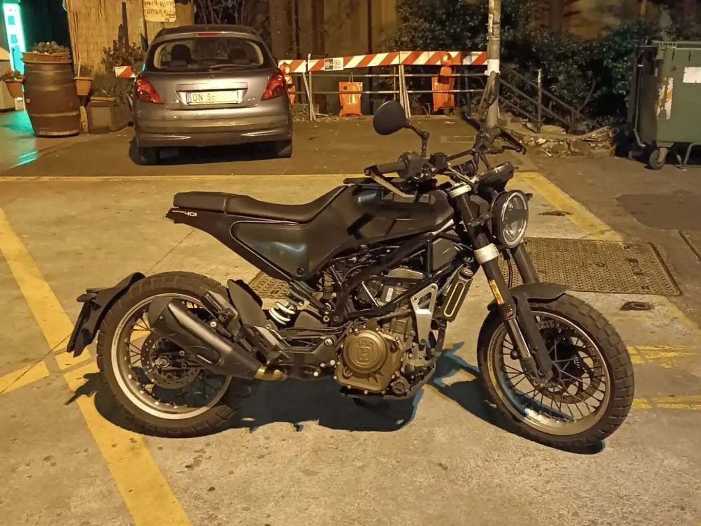 Husqvarna Svartpilen 401 Negru - 2
