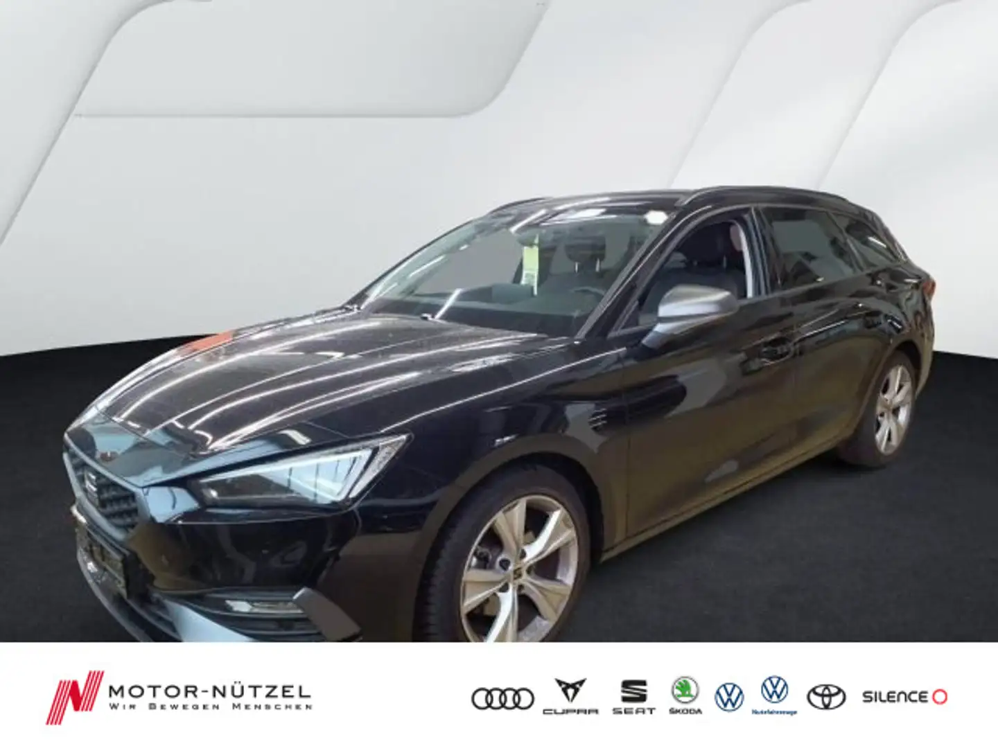 SEAT Leon ST 1.5 eTSI DSG FR-LINE MATRIX+NAVI+ACC+SHZ Schwarz - 1