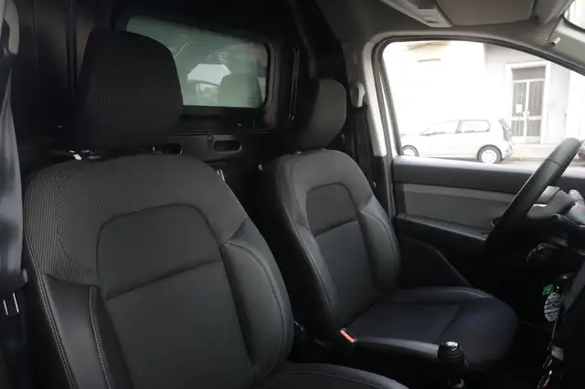 Renault Kangoo view 2