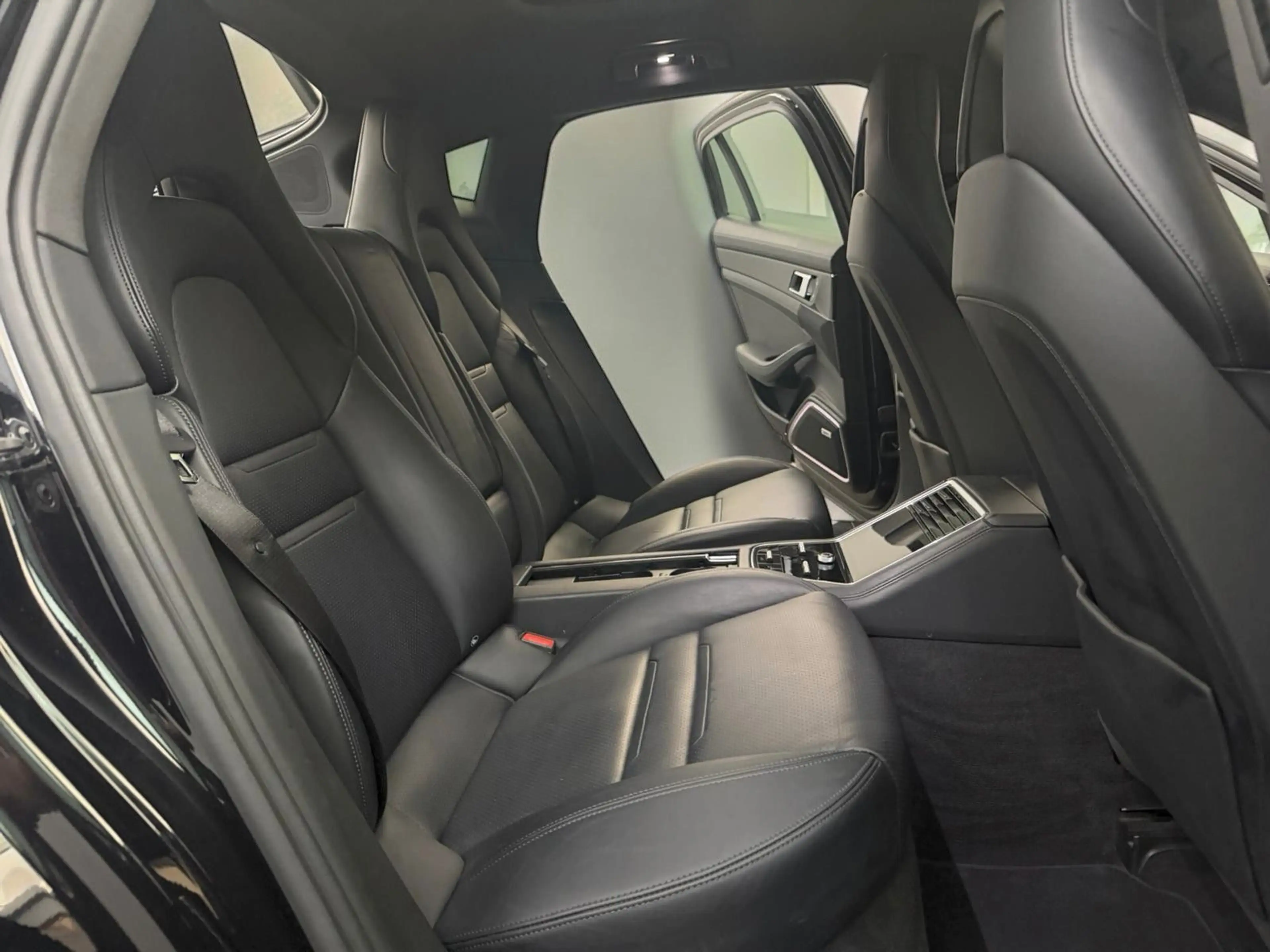 Porsche Panamera 4 E-Hybrid*PANO*NACHTSICHT*4-ZONE*21Z*E — photo 19