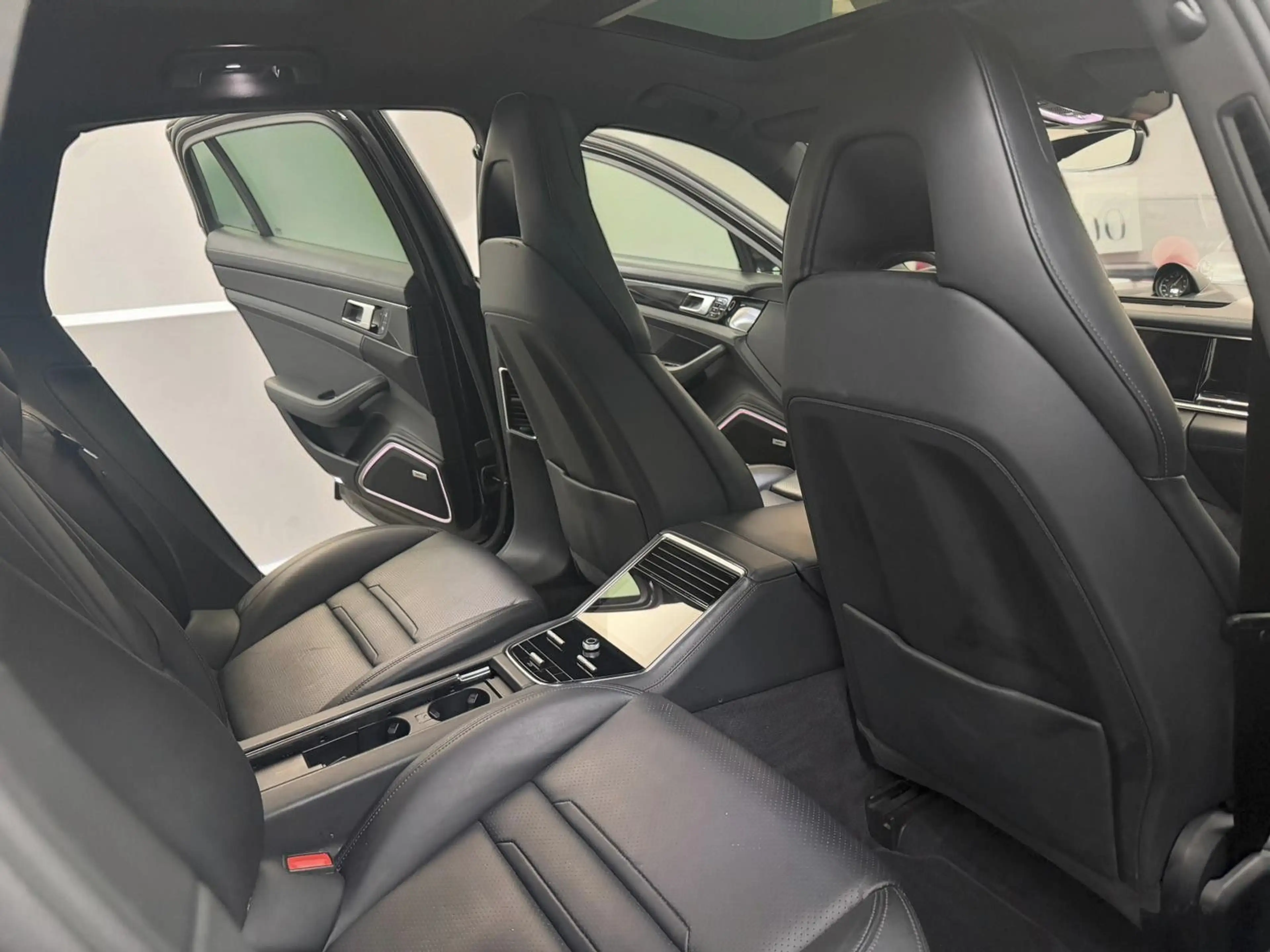 Porsche Panamera 4 E-Hybrid*PANO*NACHTSICHT*4-ZONE*21Z*E — photo 18