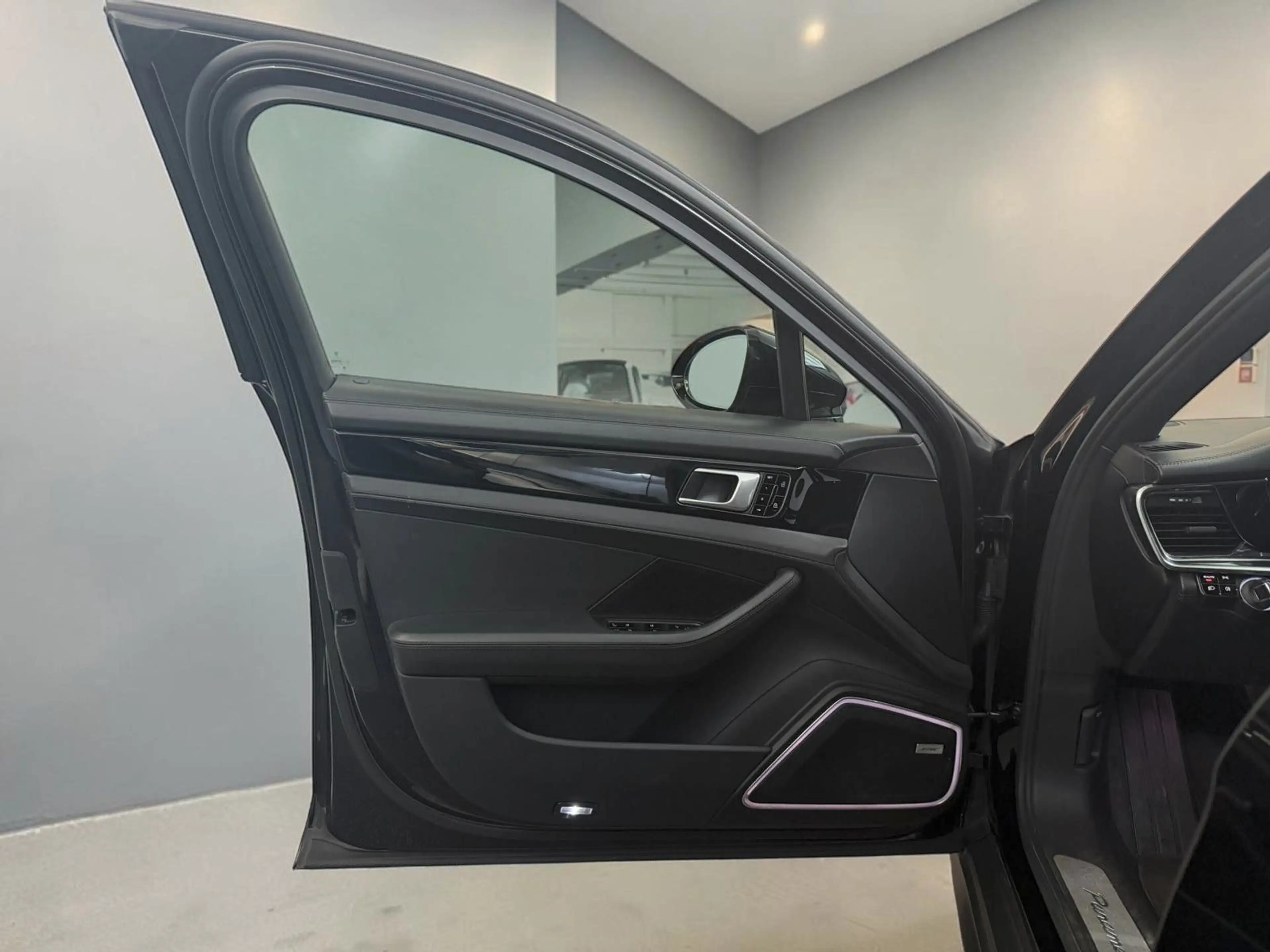Porsche Panamera 4 E-Hybrid*PANO*NACHTSICHT*4-ZONE*21Z*E — photo 10
