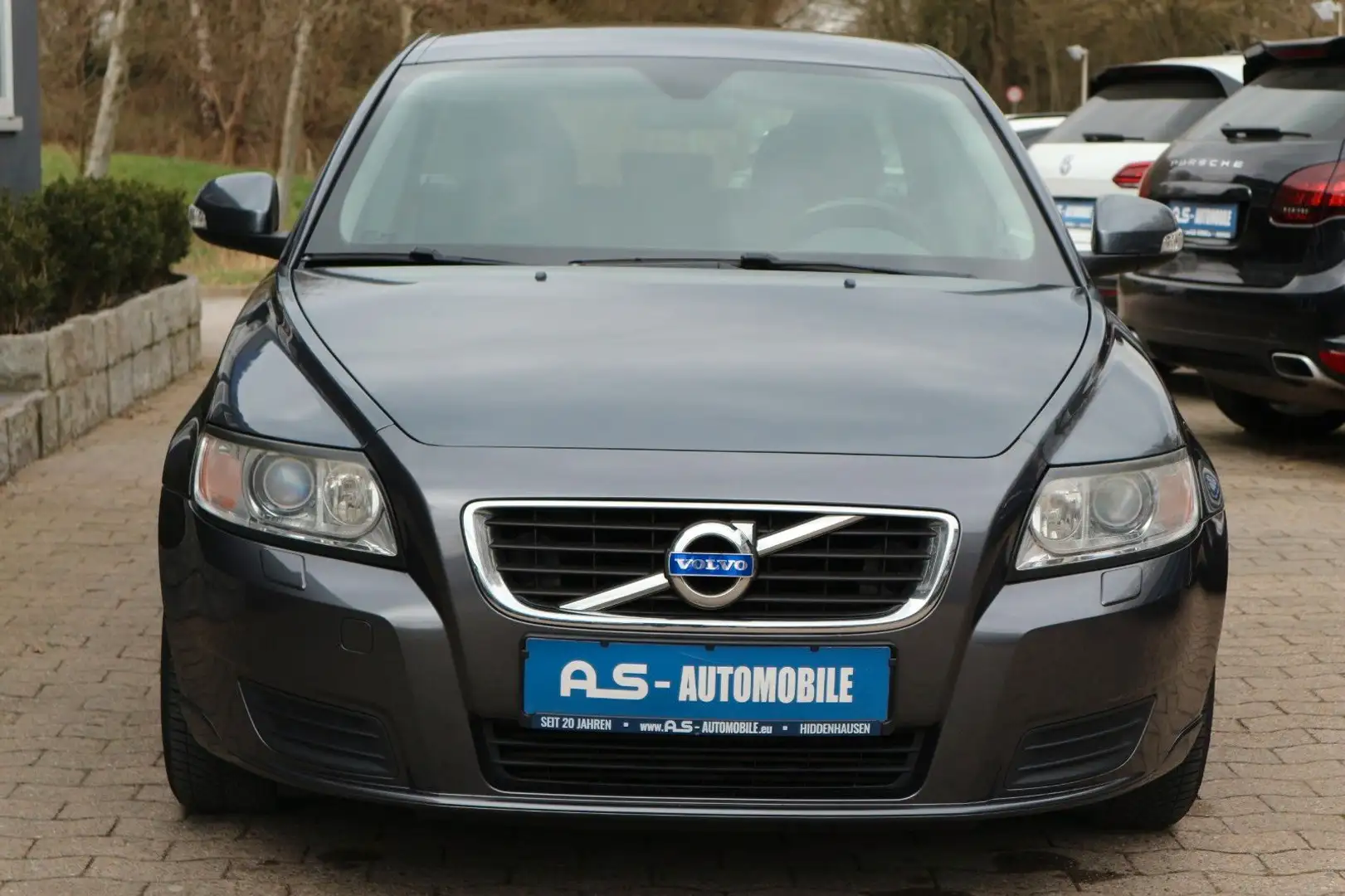 Volvo V50 Kombi D2 Kinetic *1.HAND/XENON/SHZ/AHK* Grau - 2