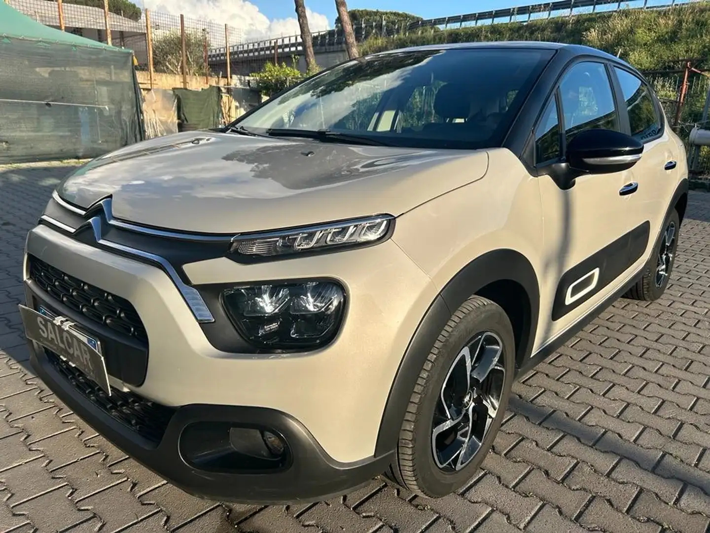 Citroen C3 Shine 1.5 hdi 102 cv uniproprietario Beige - 2