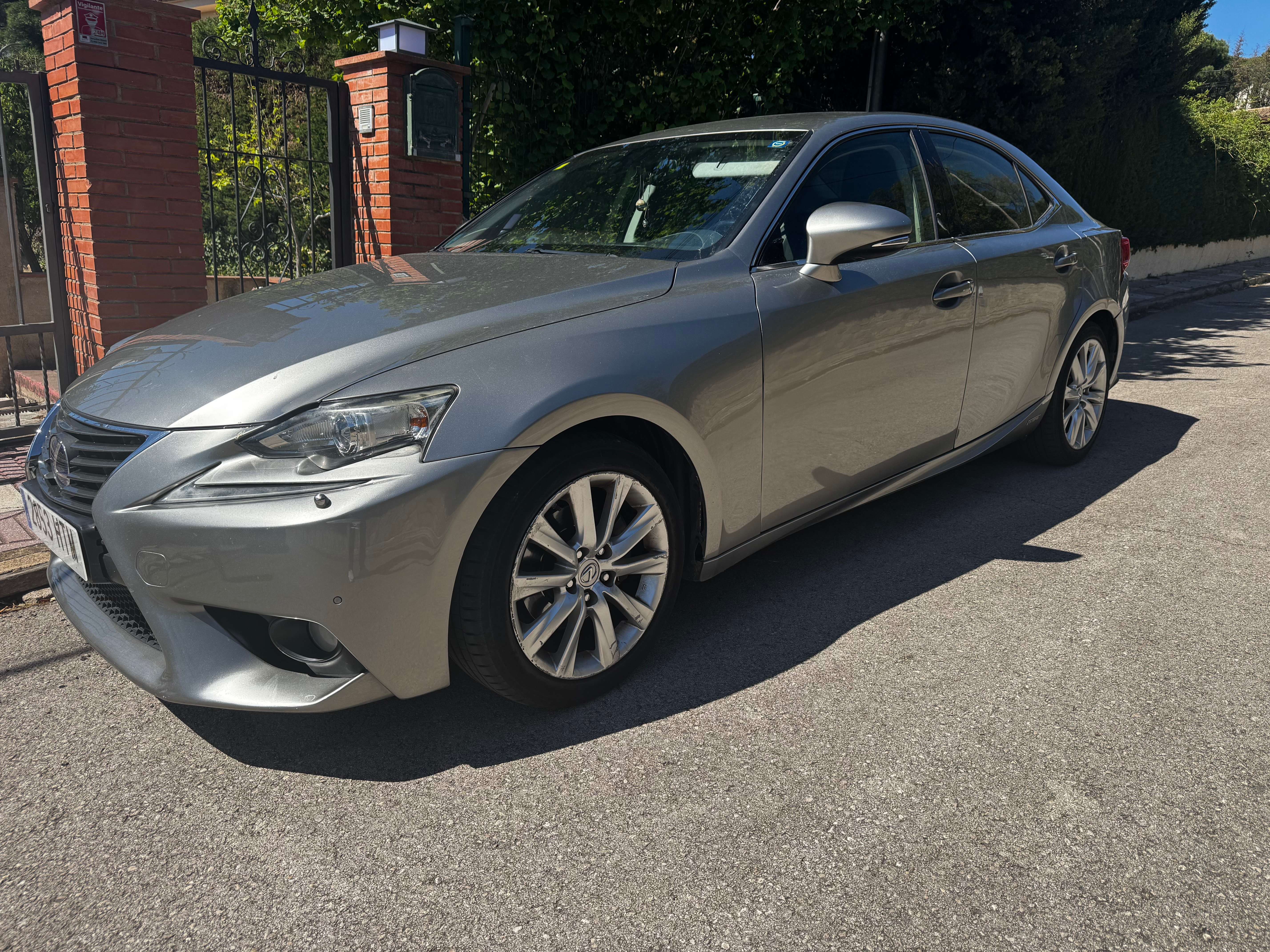 Lexus IS 300 IS 300h Hybrid Hybrid - foto 1