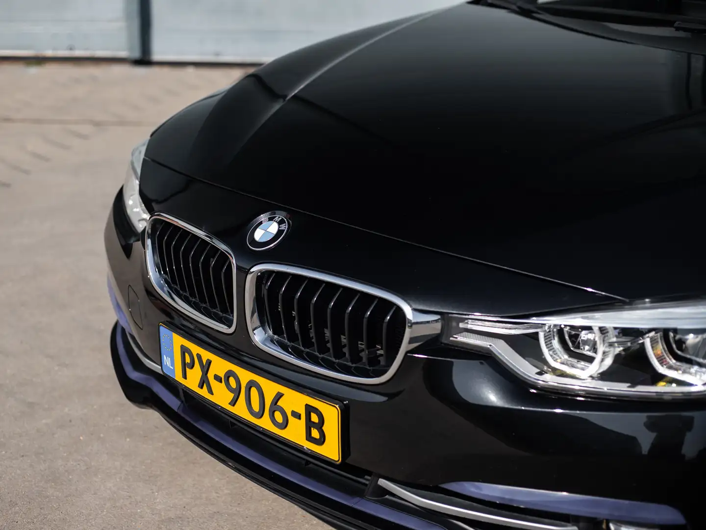 BMW 320 320i High Exec. (Orig NL, 2e eig, Leder, Aut) Noir - 2