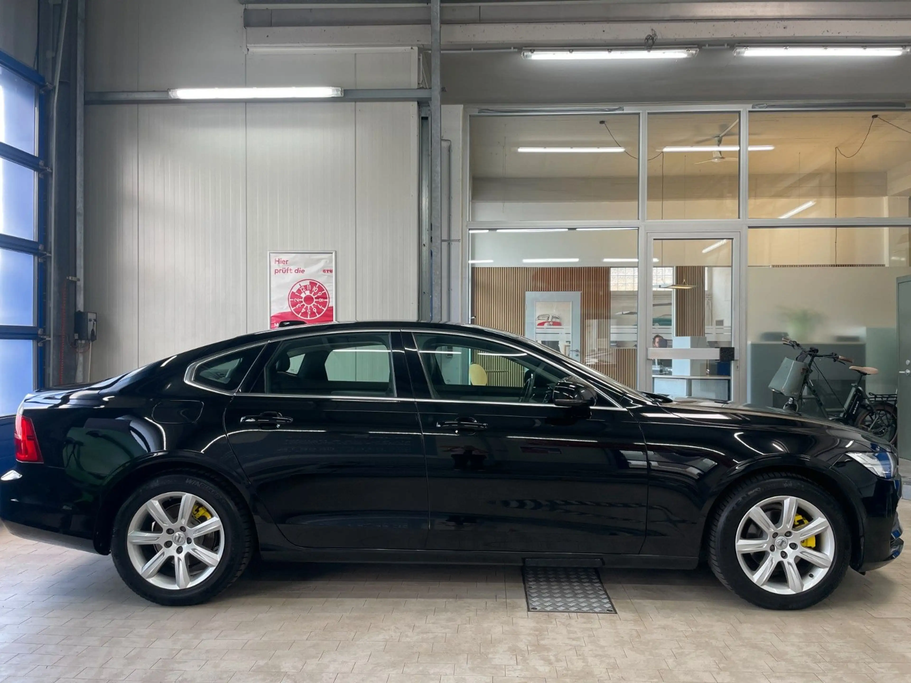 Volvo S90 LIM MOMENTUM/LEDER/SENUS/NAVI/ACC/SPUR/PDC — photo 5
