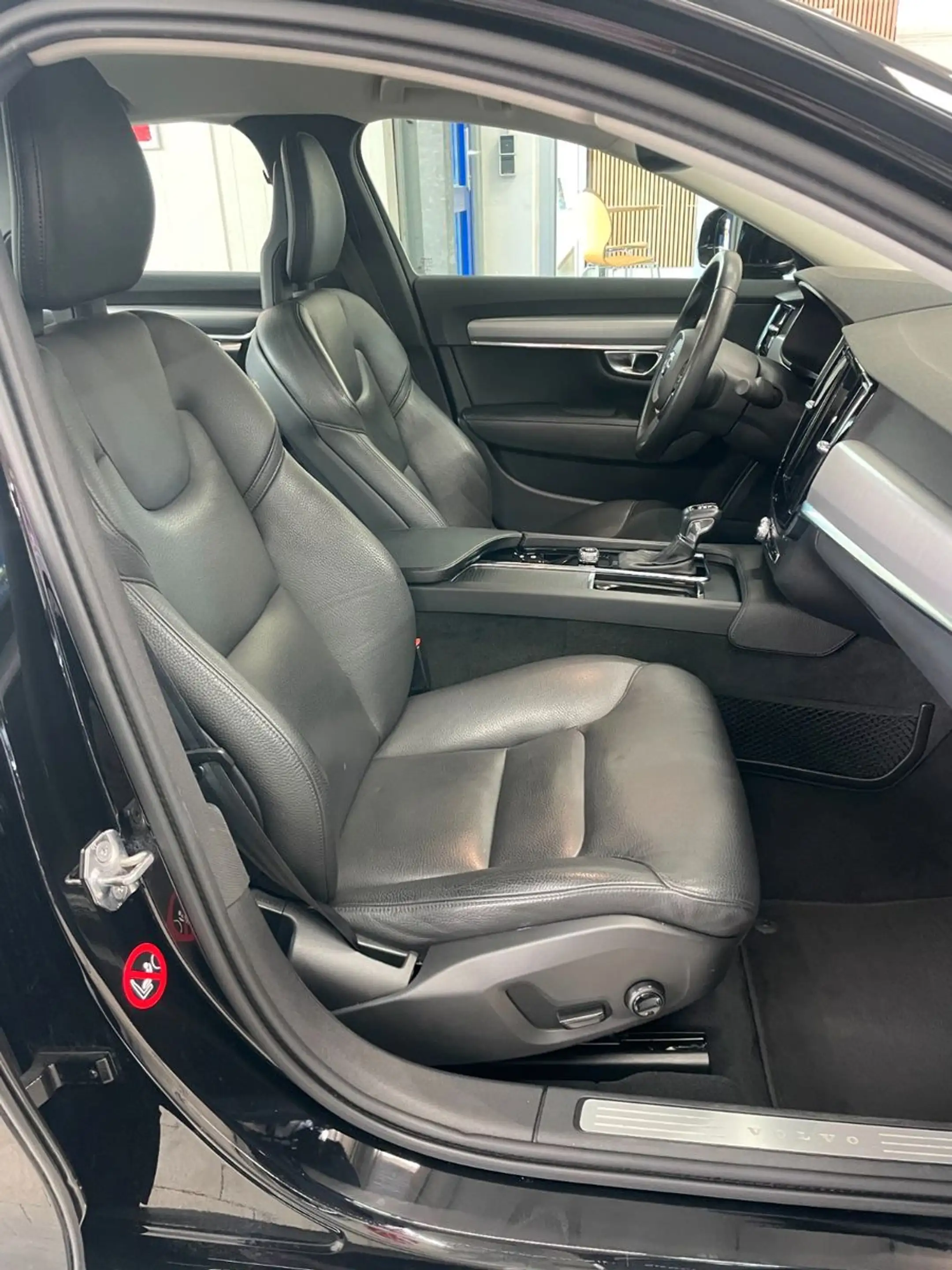 Volvo S90 LIM MOMENTUM/LEDER/SENUS/NAVI/ACC/SPUR/PDC — photo 11