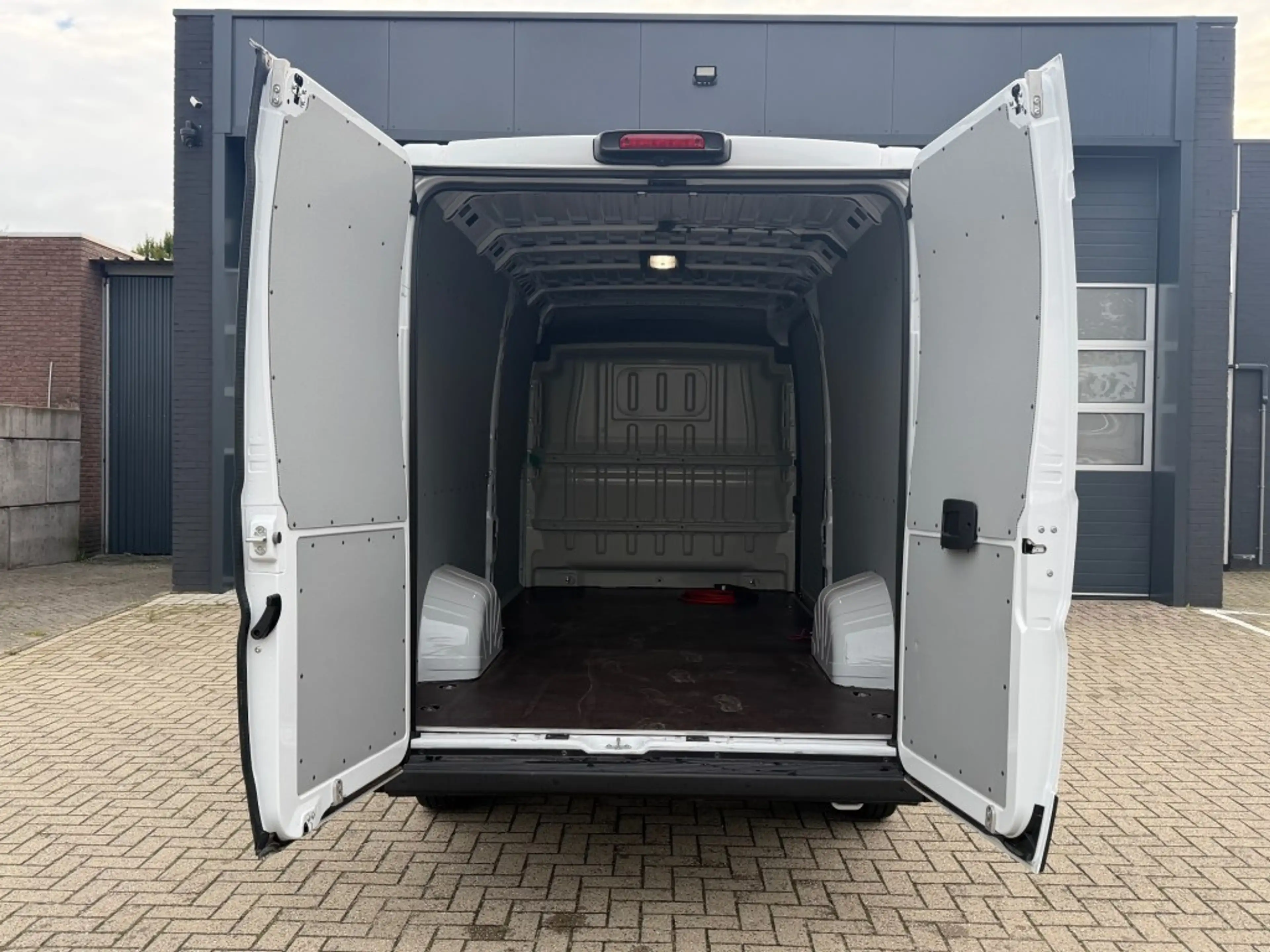 Fiat Ducato L4H2 e-Ducato 205KW 110kWh 424km WLTP / Carplay / — photo 11