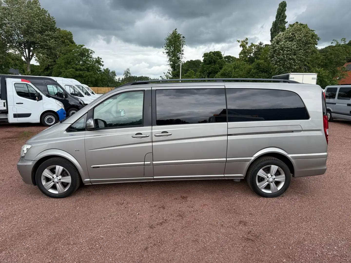 Mercedes-Benz Viano 3.0 CDI V6 Ambiente 7 Persoons XXL Extra Lang Grau - 2