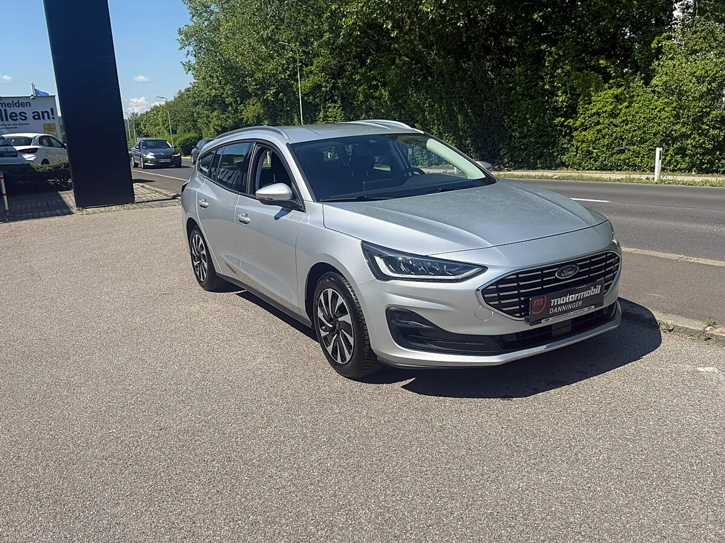 Ford Focus Turnier 1,0 EcoBoost Hybrid Titanium Silber - 2