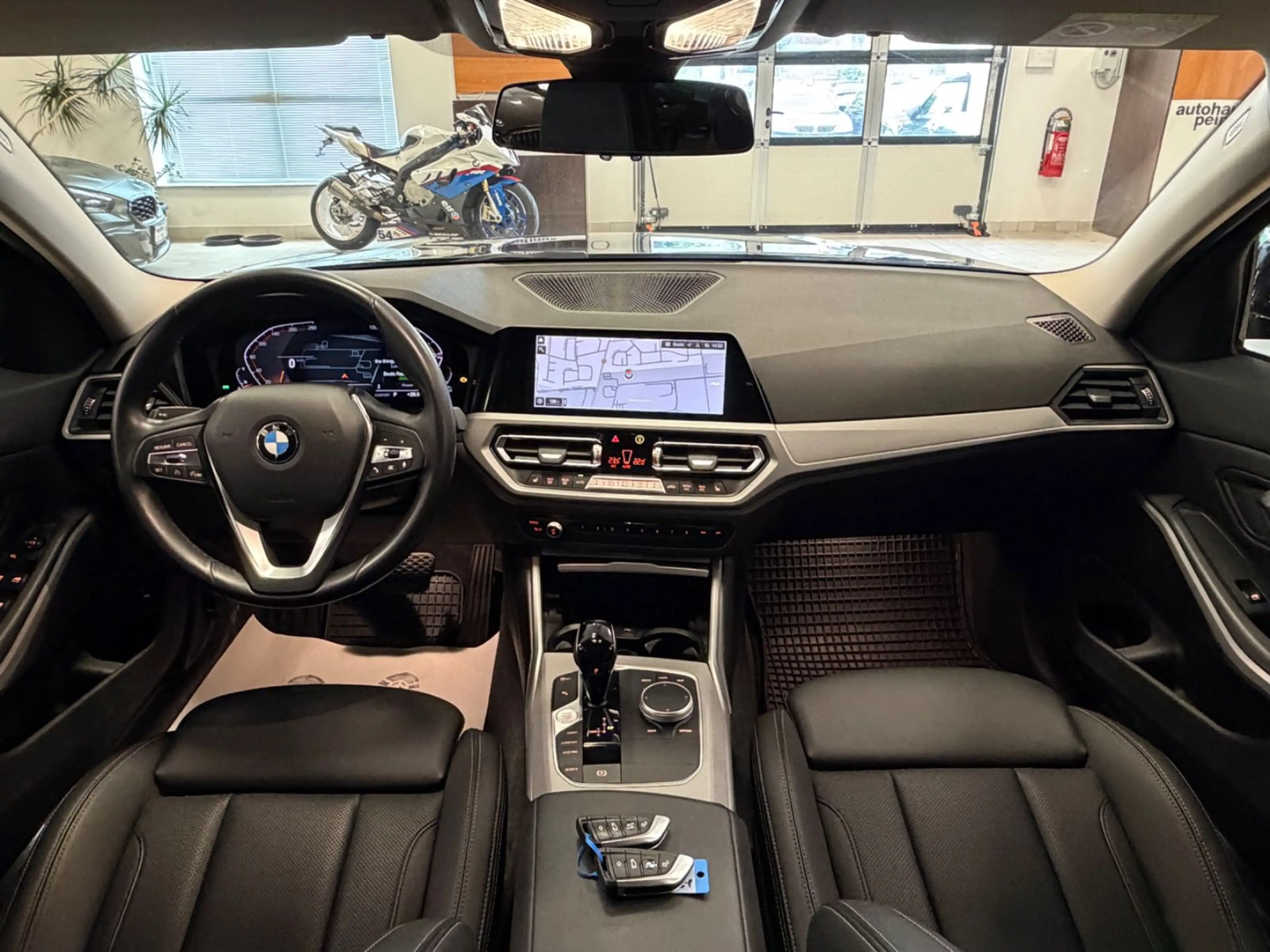 BMW 320 xd Advan/Aut/Navi/SportSitz/SitzHeiz/LED/PDC — photo 3