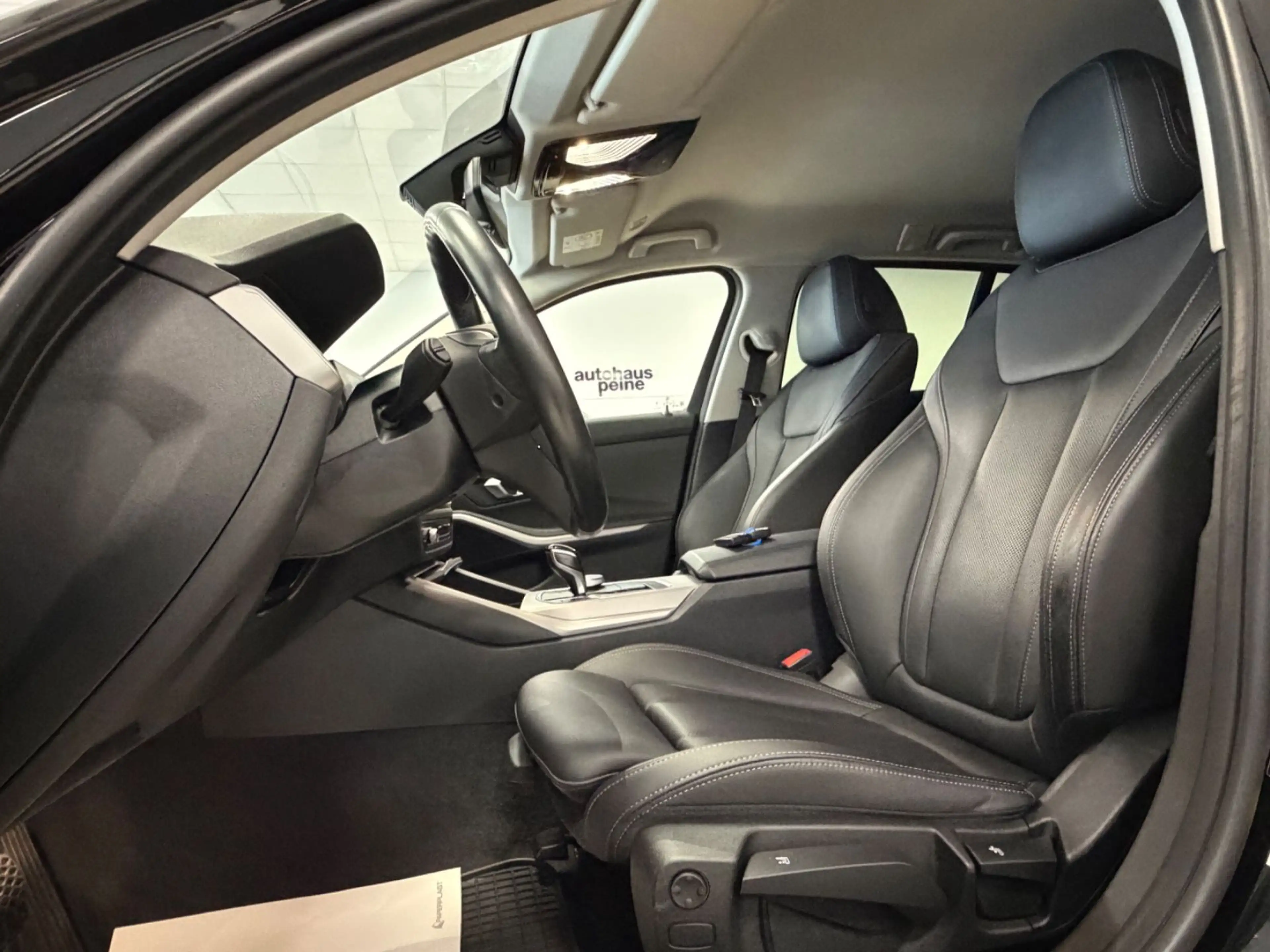 BMW 320 xd Advan/Aut/Navi/SportSitz/SitzHeiz/LED/PDC — photo 15
