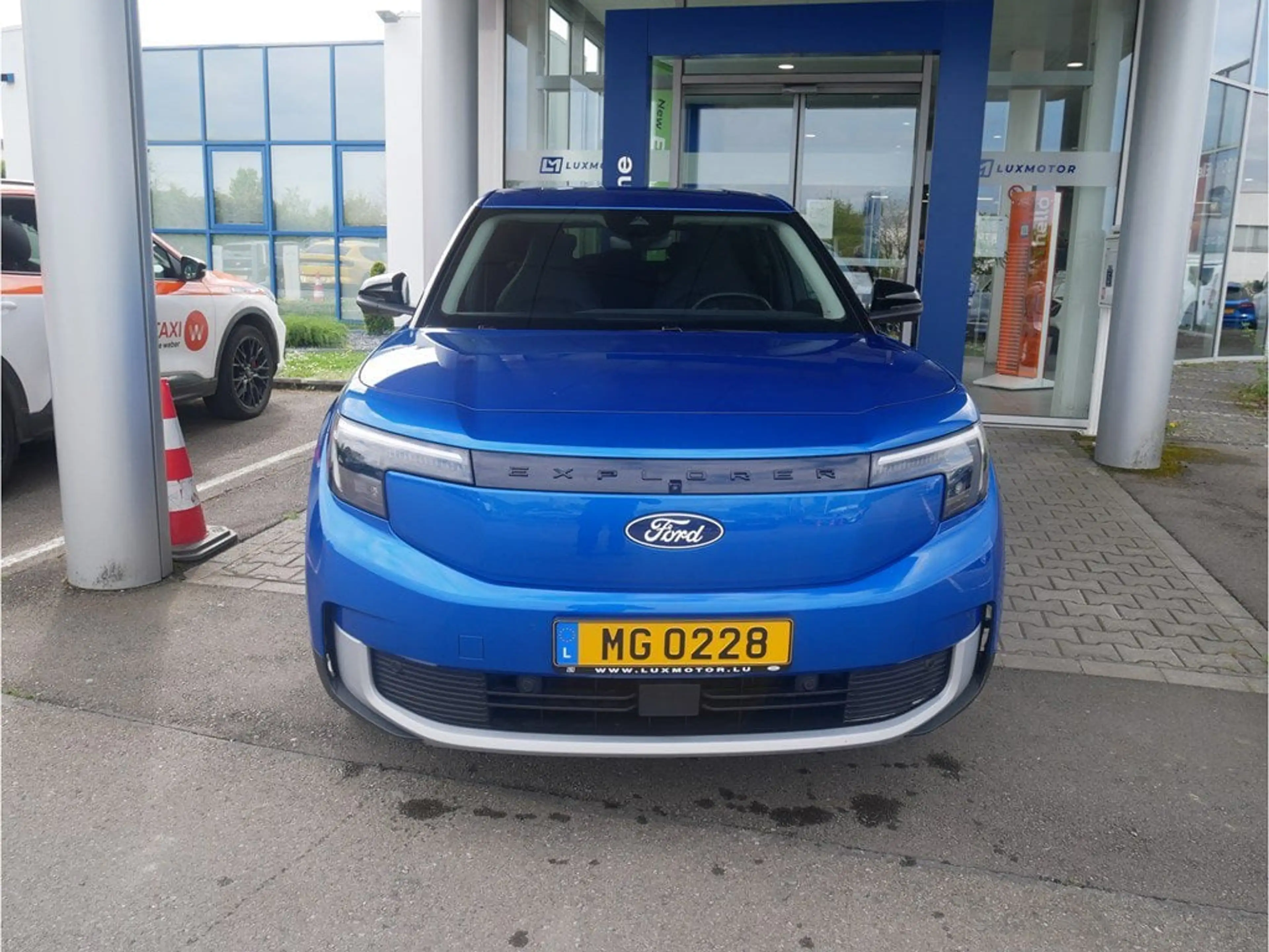 Ford Explorer Explorer Premium 79kWh Extended Range AWD 340ch/250kW - A1 — photo 2