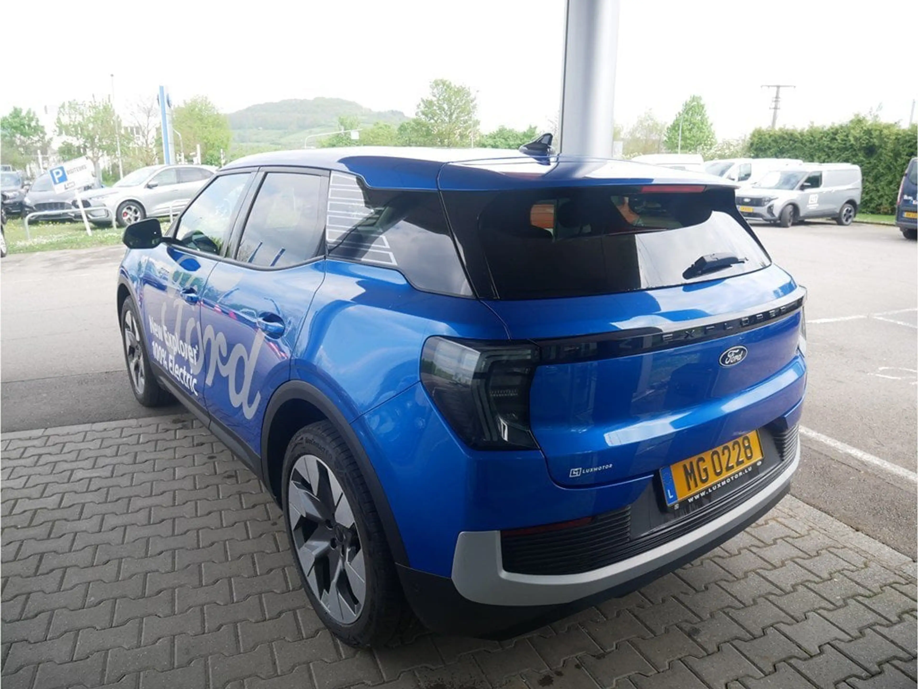 Ford Explorer Explorer Premium 79kWh Extended Range AWD 340ch/250kW - A1 — photo 3