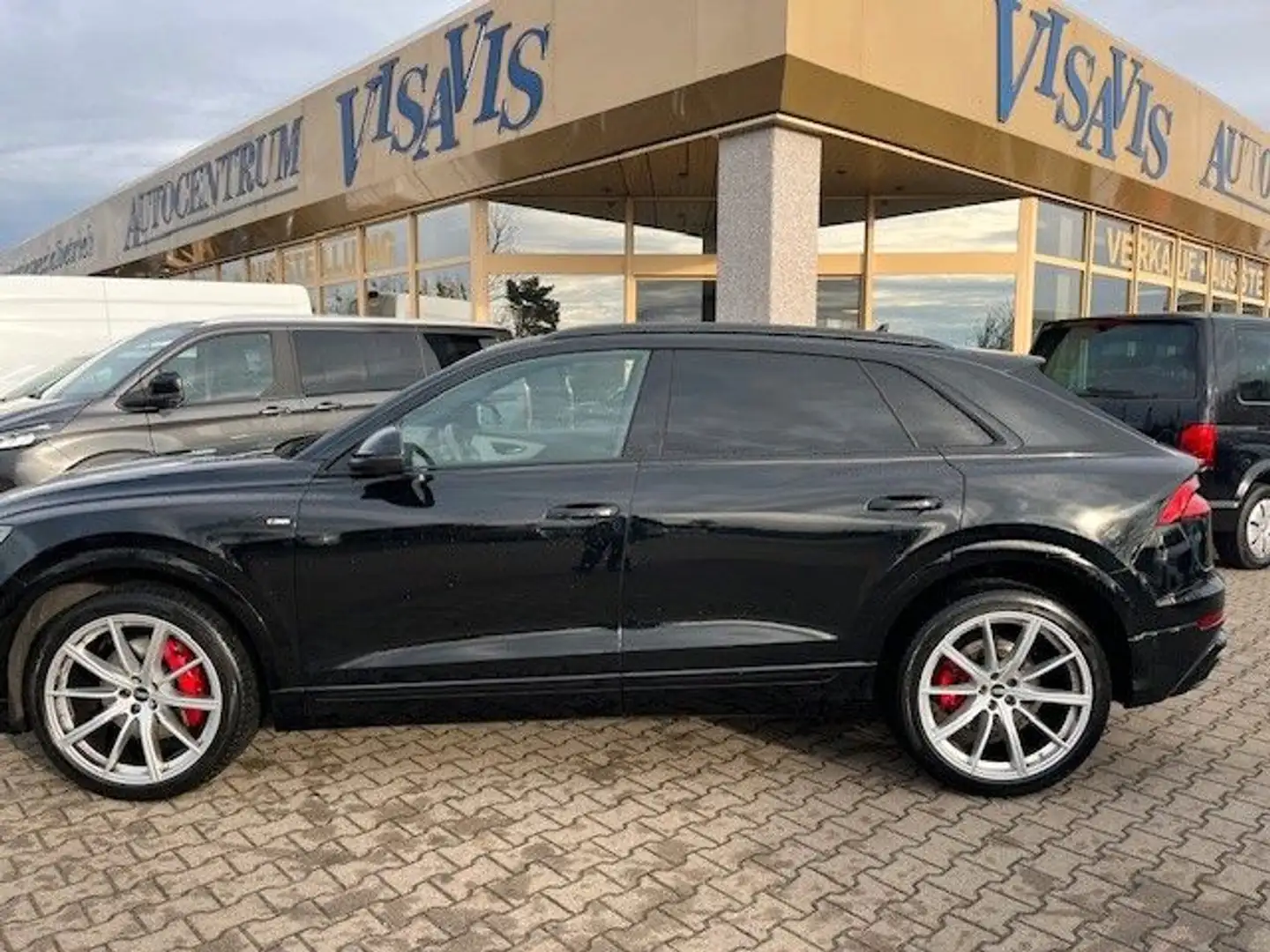 Audi Q8 55 TFSI quattro Panoramadach Stdhz. Leder B&O Schwarz - 2