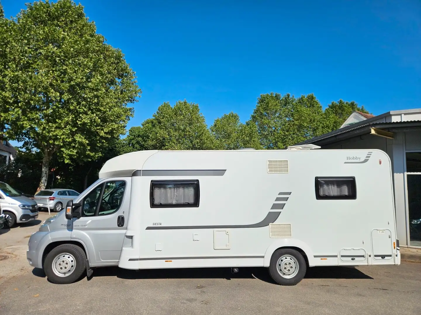 Hobby Siesta T70 HGQ +Hubbett AHK 4,25t.  top Zustand Weiß - 2