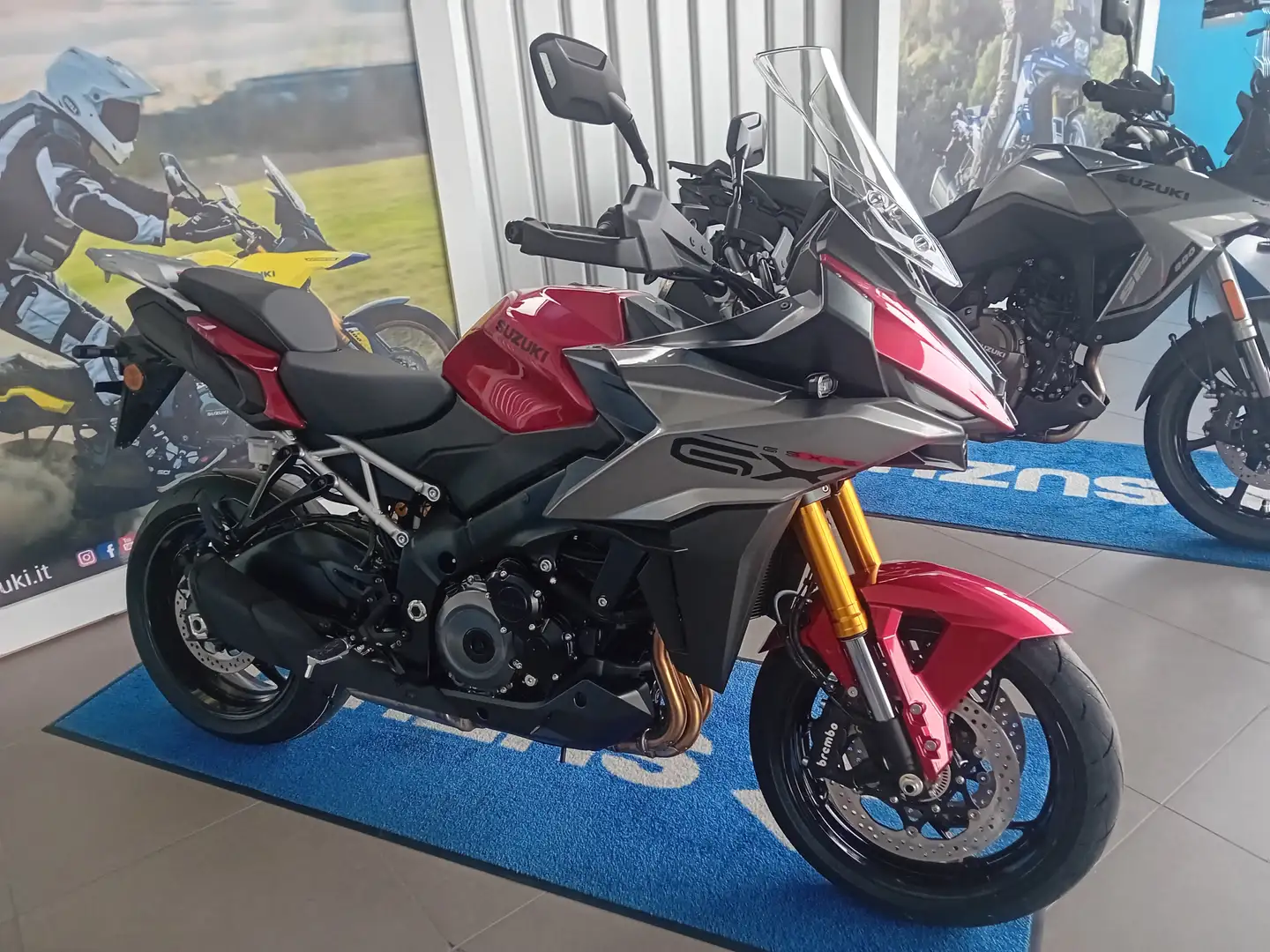Suzuki GSX-S 1000GX Rosso - 1