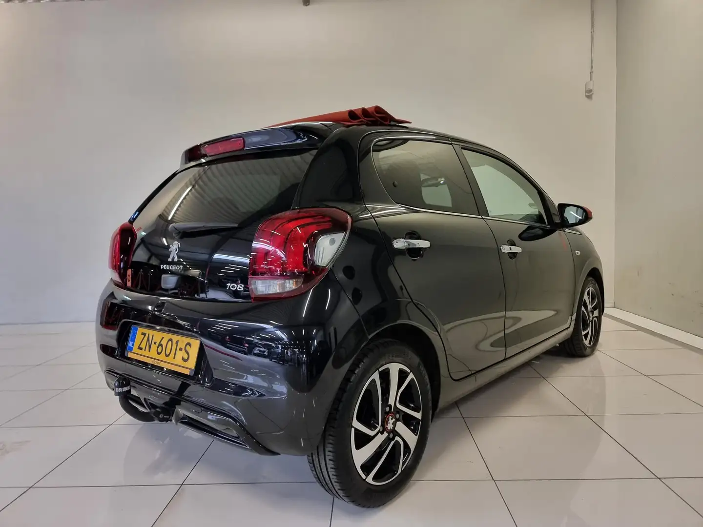 Peugeot 108 1.0 e-VTi Roland Garros TOP! | Vouwdak | Trekhaak Negro - 2