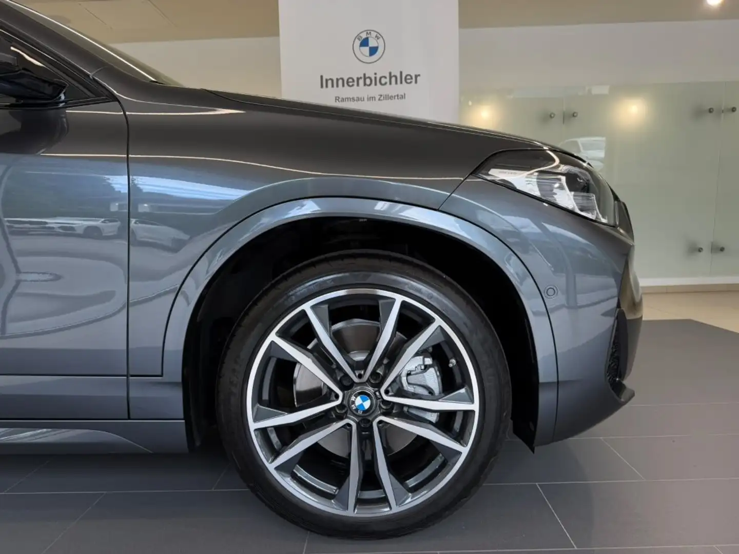 BMW X2 xDrive20d Grau - 2