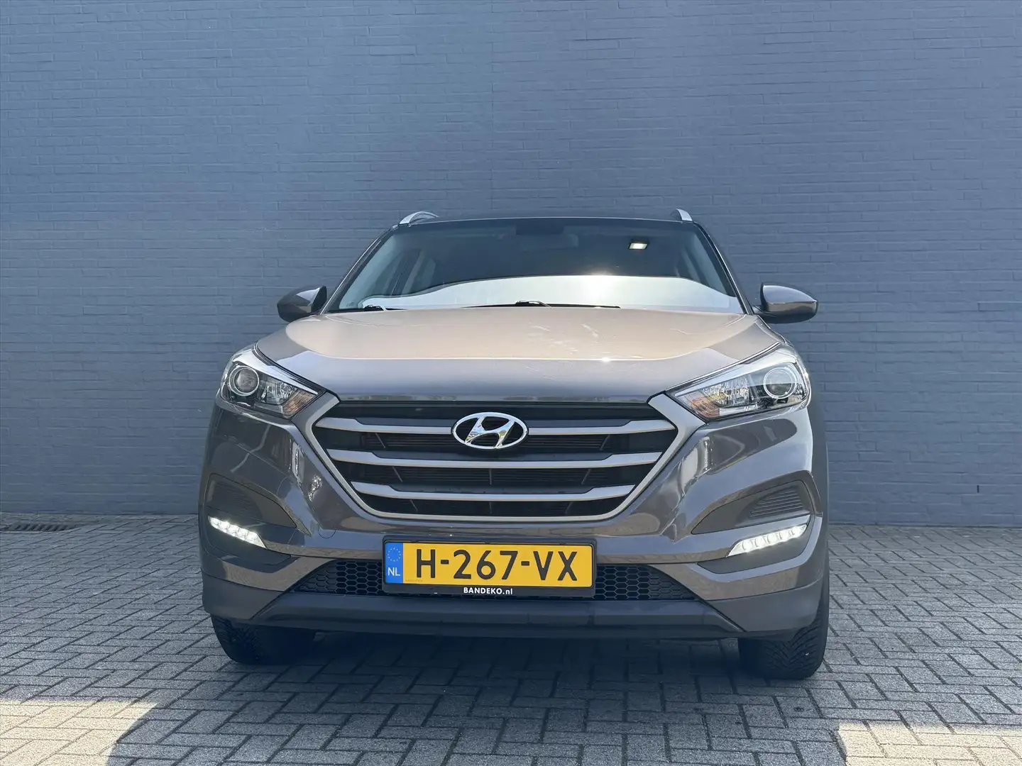 Hyundai TUCSON 1.6 GDi 132pk Comfort | Navigatie I Trekhaak Bruin - 2